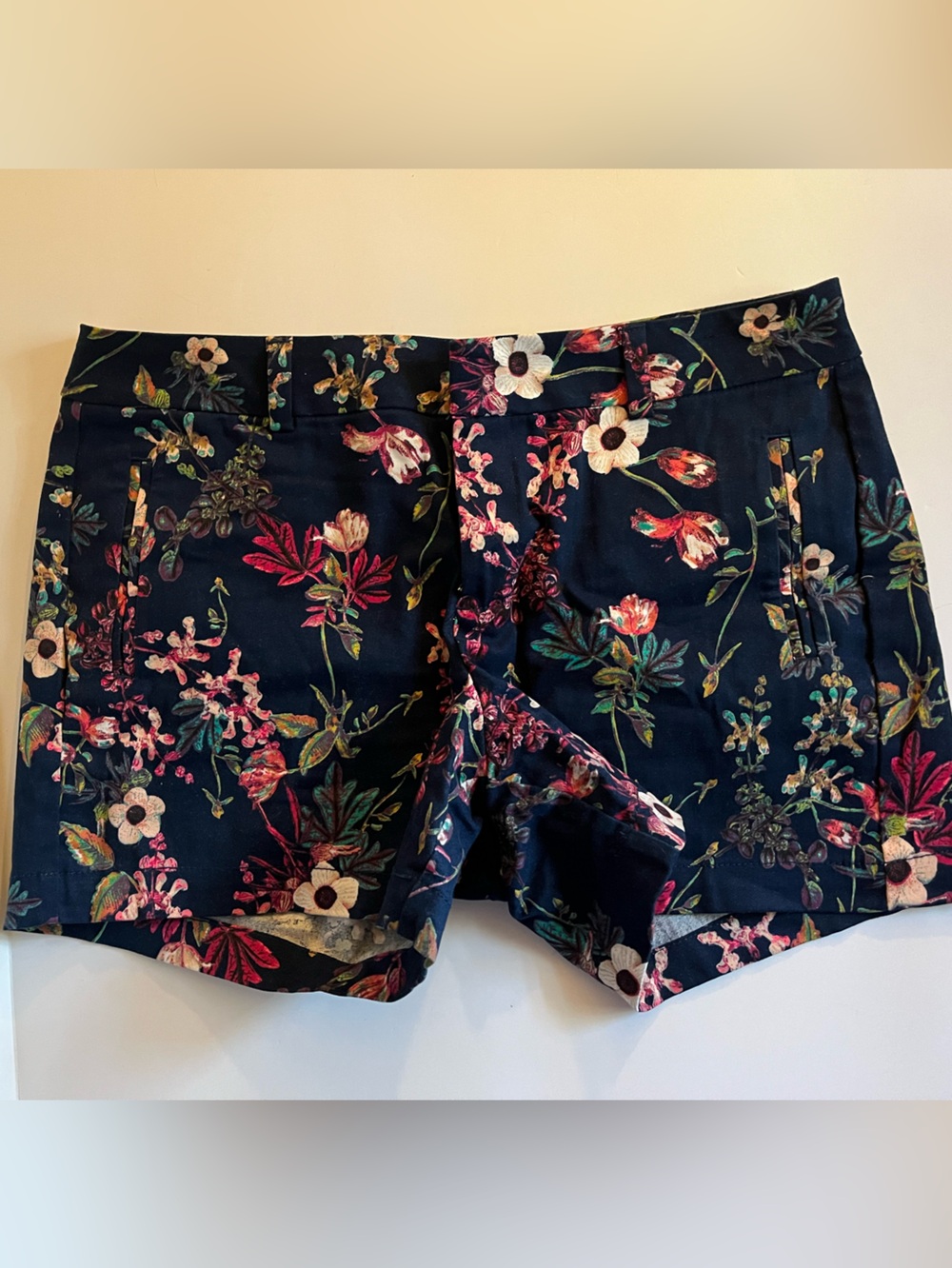 A.N.A. Blue Floral Shorts Women’s Size 10P - EUC